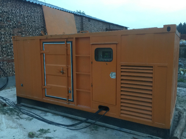 广西发电机组长期使用中，电缆线的敷设路径有哪些要求？